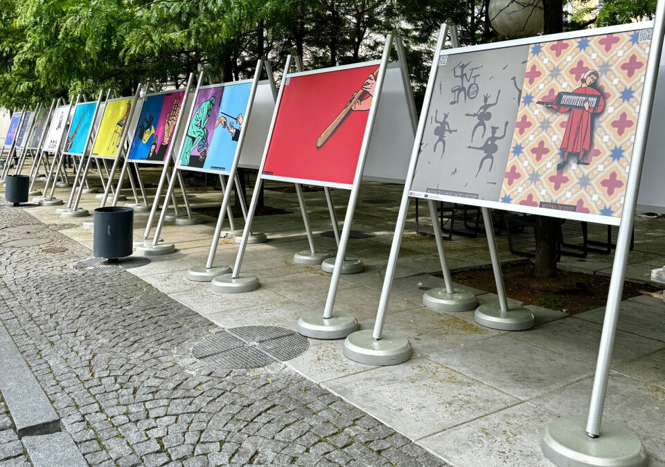 Życie bez muzyki jest błędem – Wystawa MUSIC NON STOP kampanii społecznej „Save the Music” na Małym Rynku