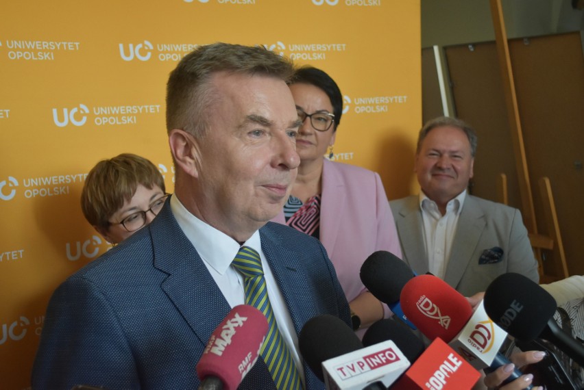 Minister Nauki Dariusz Wieczorek odwiedził Uniwersytet Opolski. Spotkał się z rektorem i studentami.