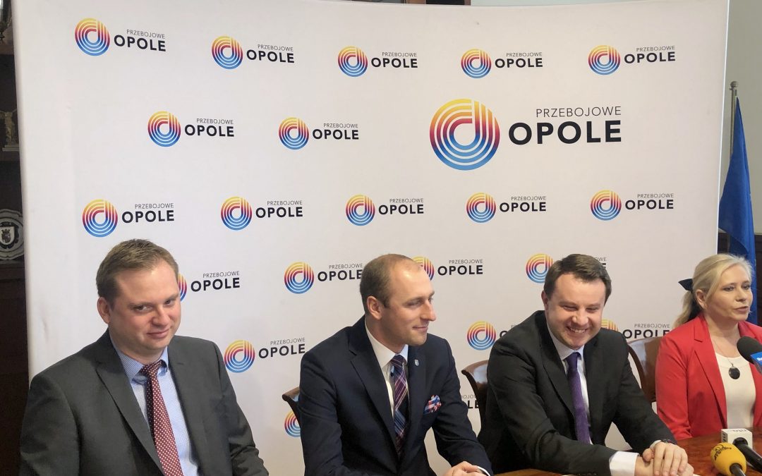 Wielkanocny stół w Opolu